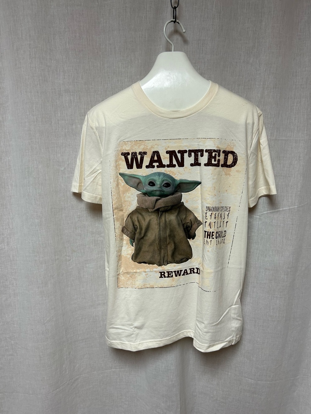 Star Wars baby Yoda t shirt size large Disney NWT